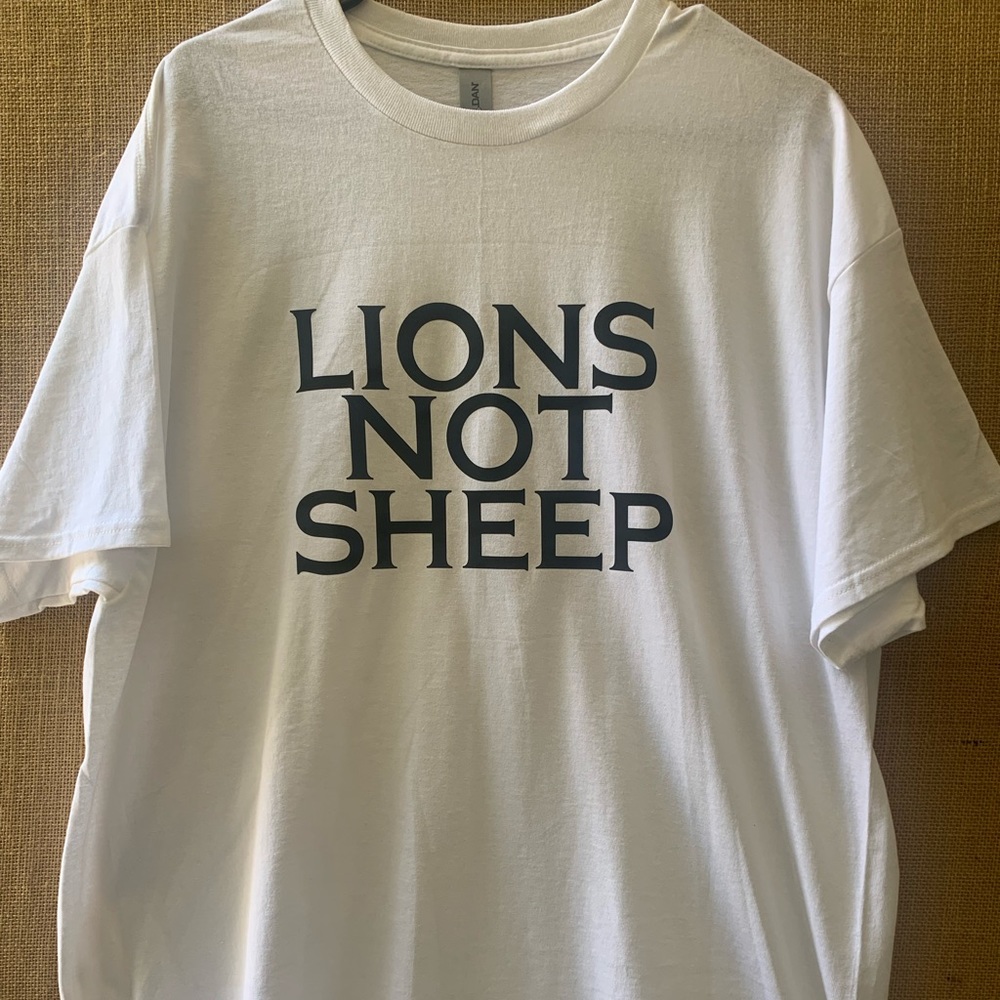 Lion/sheep T Shirt